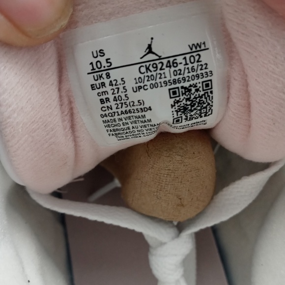 Air Jordan 3 "Dark Mocha Atmosphere/Neapolitan" - Picture 4 of 5